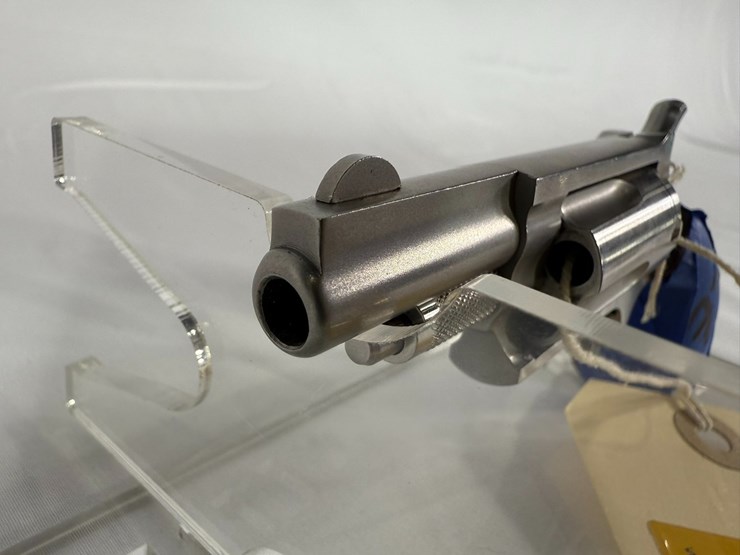 #77-•-north-american-arms-22-magnum-revolver-e319563-image-16