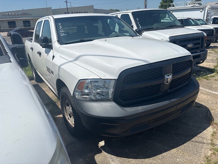 2015-dodge-ram-2500-image-2