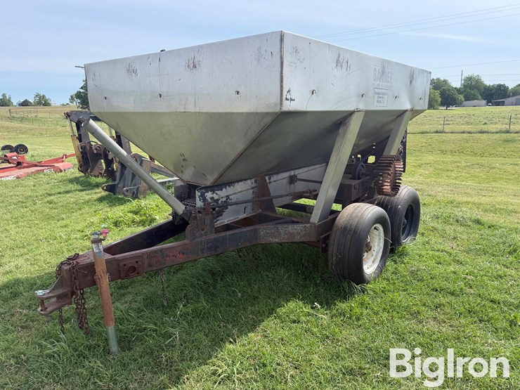 fertilizer-spreader-image-1