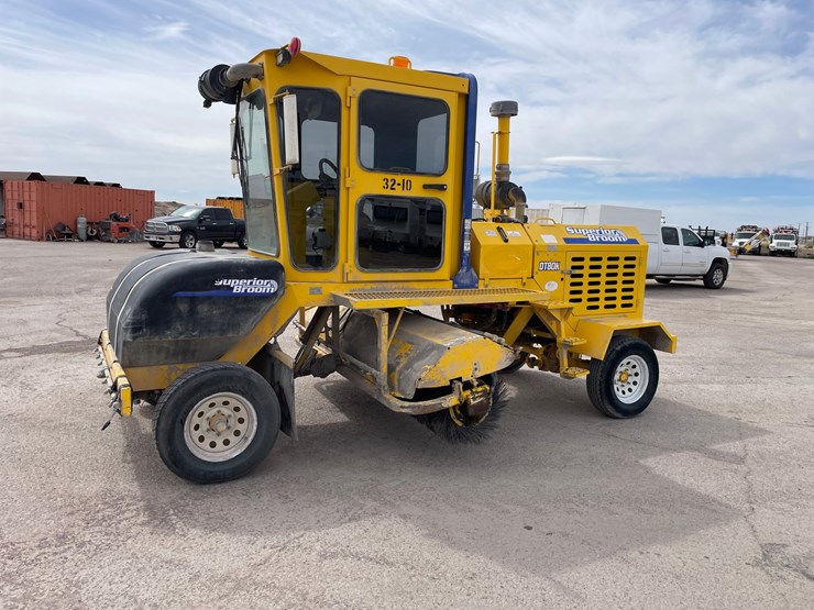 2017-superior-broom-dt80k-image-1