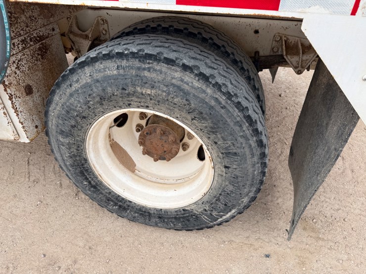 2013-international-durastar-4300-image-8