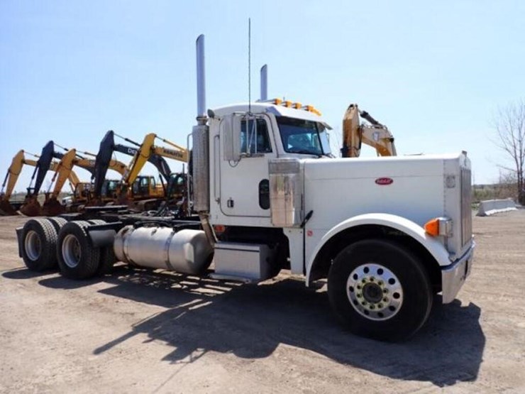 2004-peterbilt-379-image-3