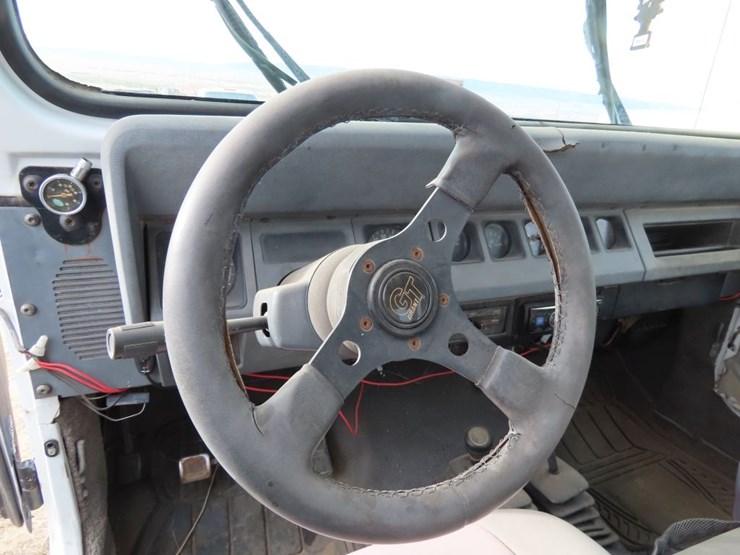 1990-jeep-wrangler-image-11