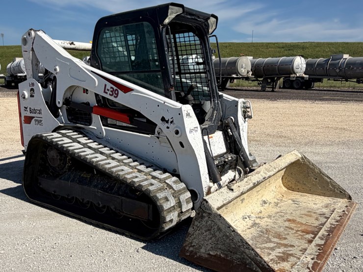 2022-bobcat-t740-image-3