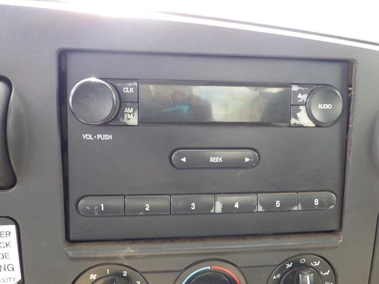 2005-ford-f550-image-45