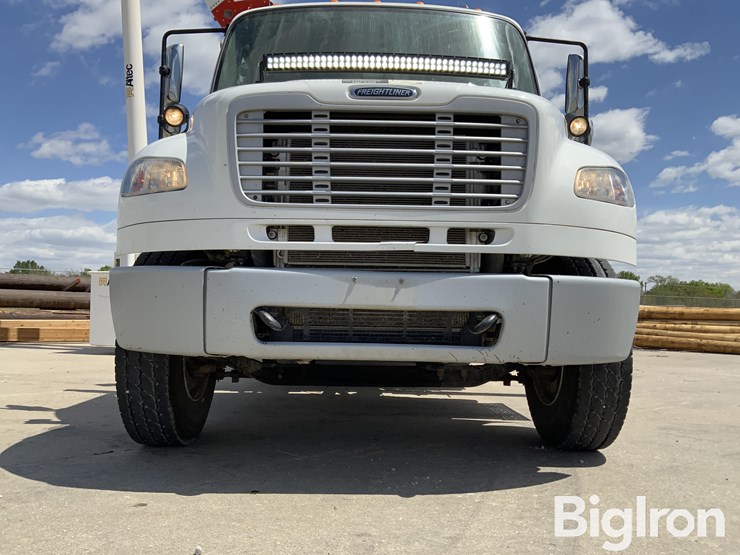 2015-freightliner-m2-106-image-17