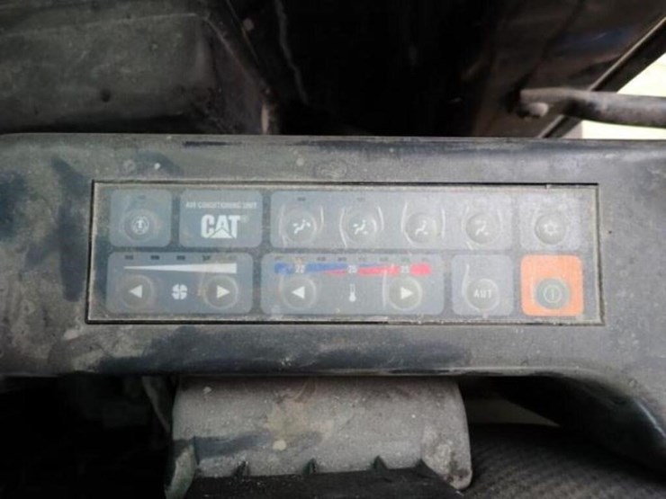 2013-caterpillar-321d-lcr-image-21