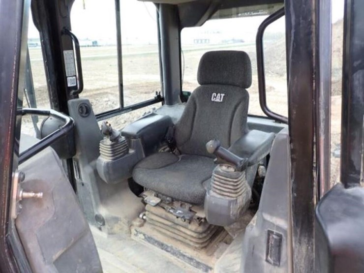2018-caterpillar-d5k2-xl-image-17