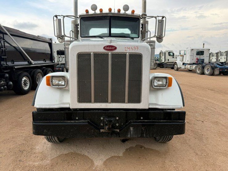 2013-peterbilt-367-image-3