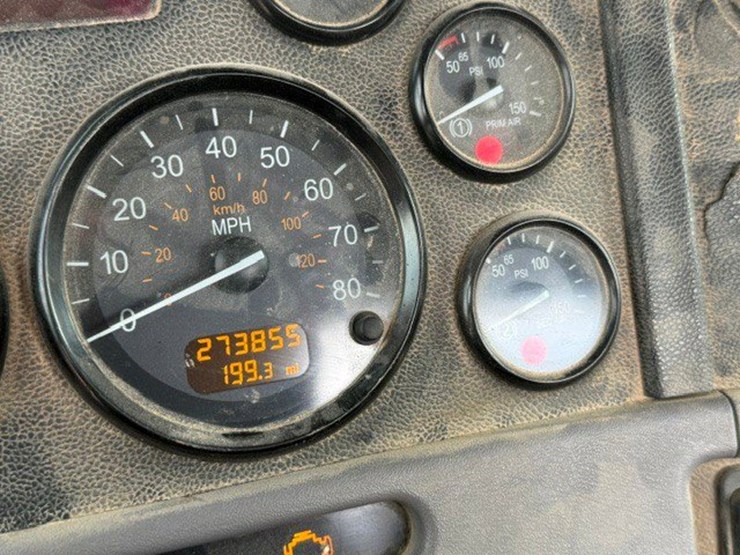 2013-peterbilt-367-image-12