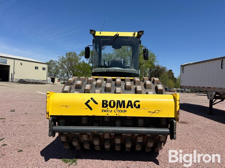 2018-bomag-bw211-image-2