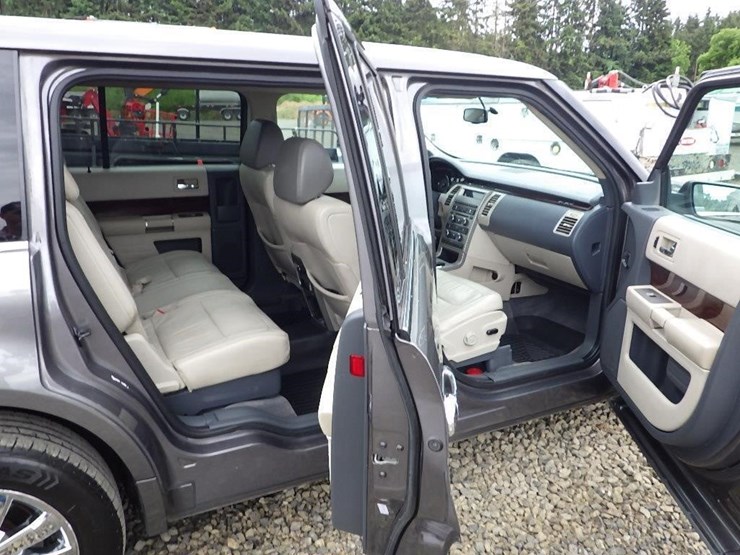 2009-ford-flex-image-18