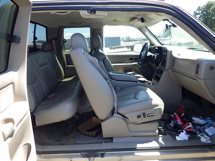 2005-chevrolet-silverado-3500-image-26