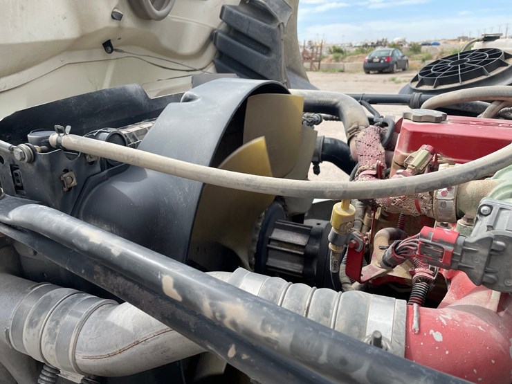 2008-freightliner-m2-106-image-50