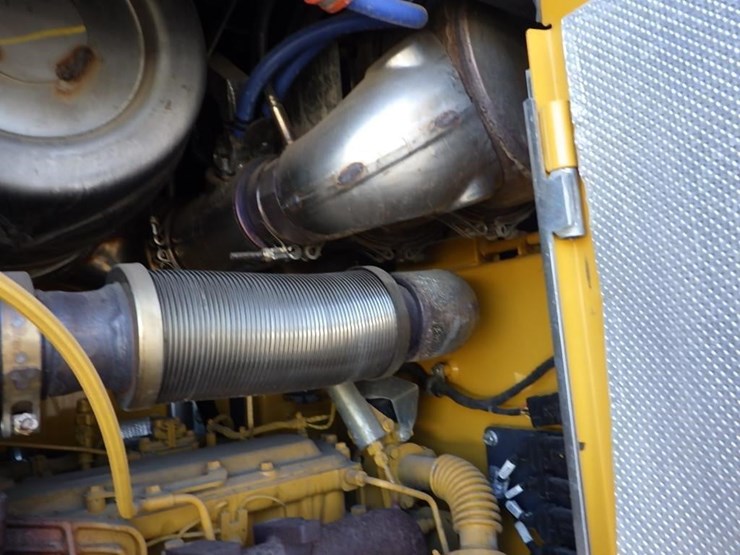 2023-john-deere-544-image-23