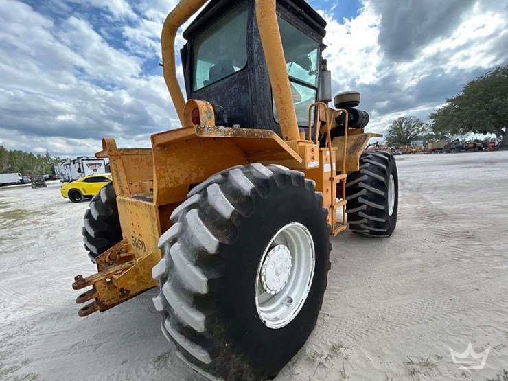 vanguard-v215-ph-4wd-articulating-heavy-haul-agricultural-tractor-image-3