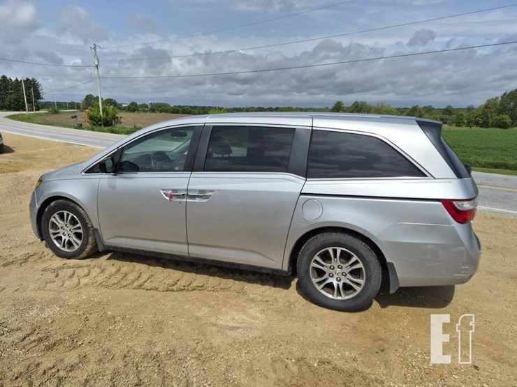 2011-honda-odyssey-image-2
