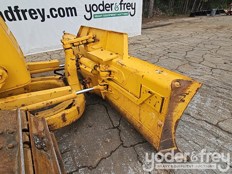 2020-komatsu-d39pxi-24-image-12