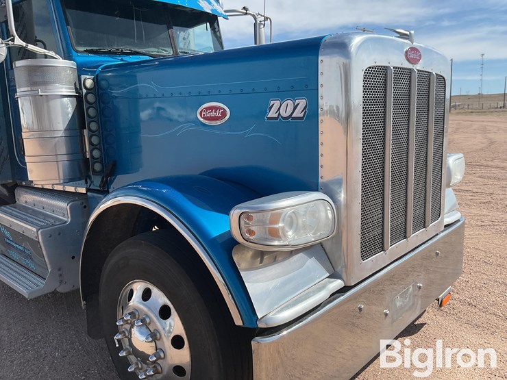 2015-peterbilt-389-image-20