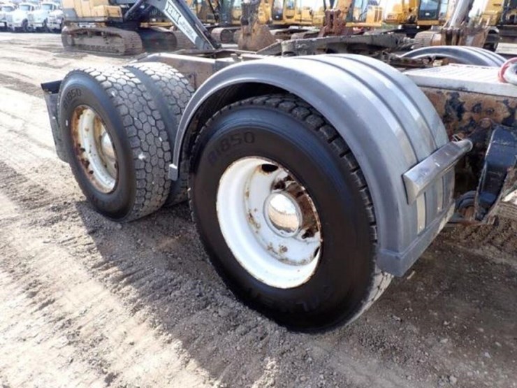 2013-western-star-4900sb-image-57