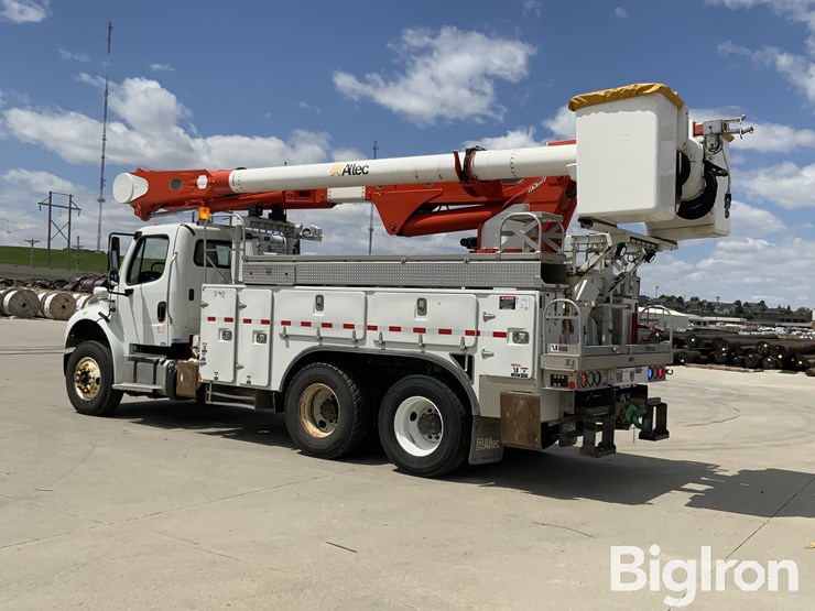 2016-freightliner-m2-106-image-7