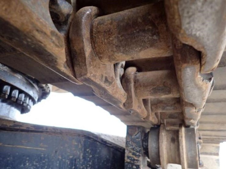 2015-caterpillar-349fl-image-48