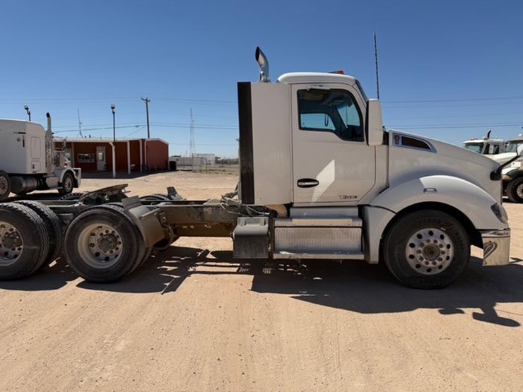 2019-kenworth-t680-image-5