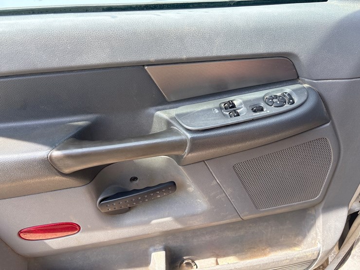 #10-•-2009-dodge-3/4-ton-pickup-truck-image-9