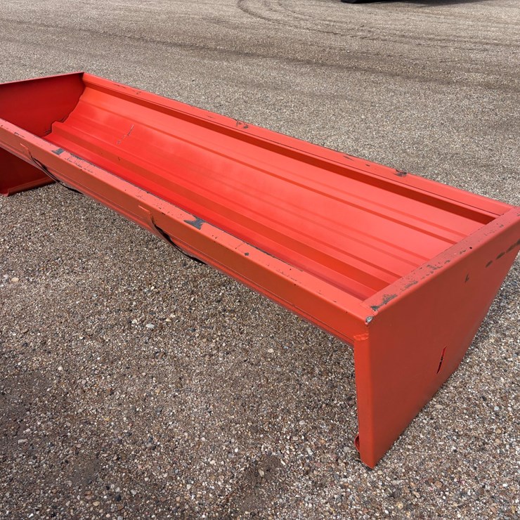 #990 • CATTLE FEEDER