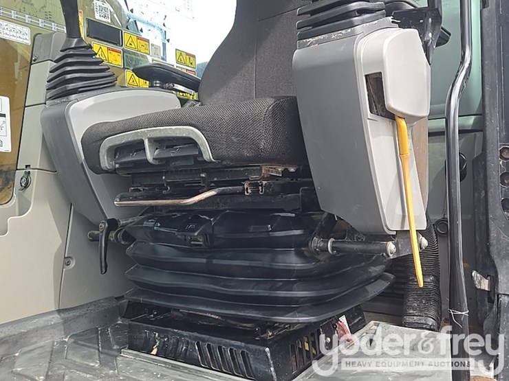 2017-caterpillar-336fl-image-54