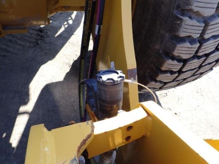 2023-caterpillar-926m-image-31