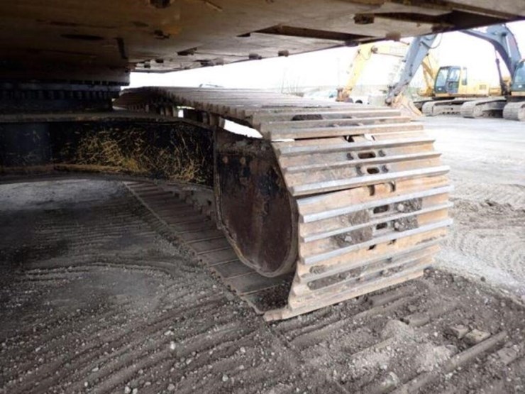 2015-caterpillar-349fl-image-43