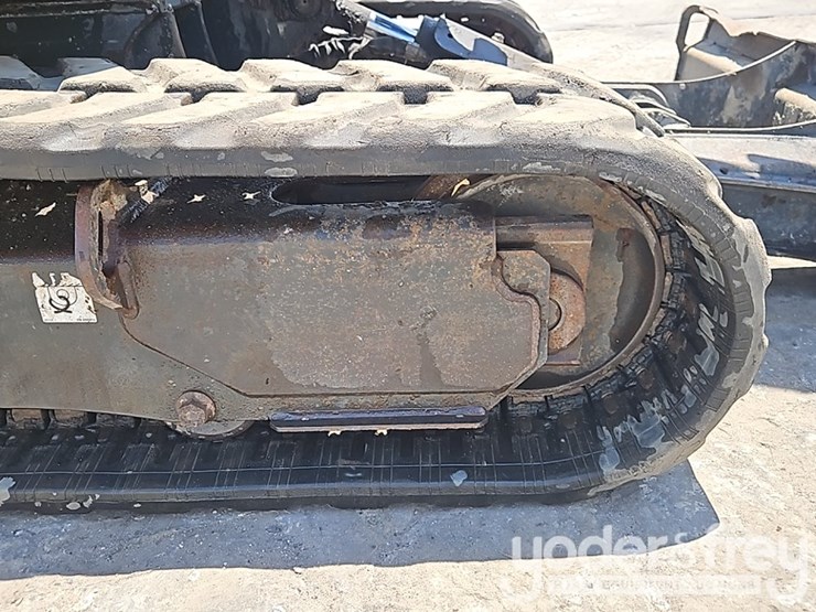 2019-bobcat-e32-image-12