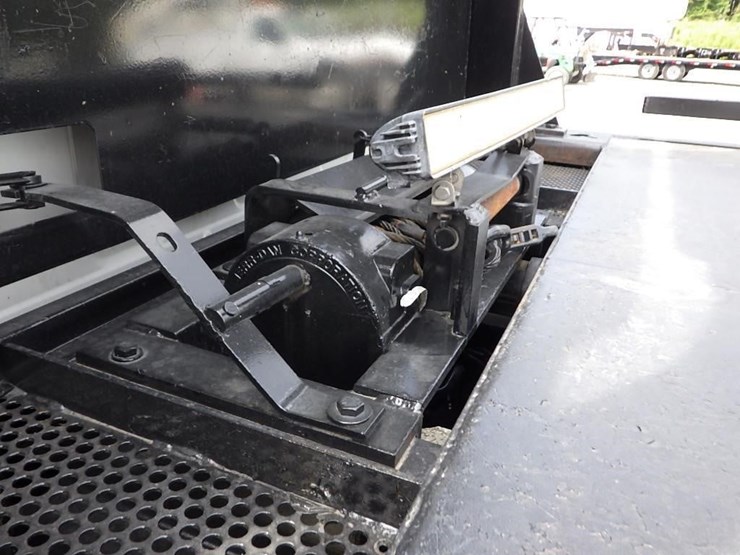 2018-hino-338-image-40