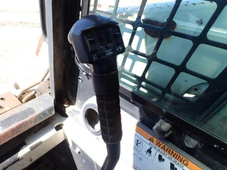 2006-bobcat-s150-image-15