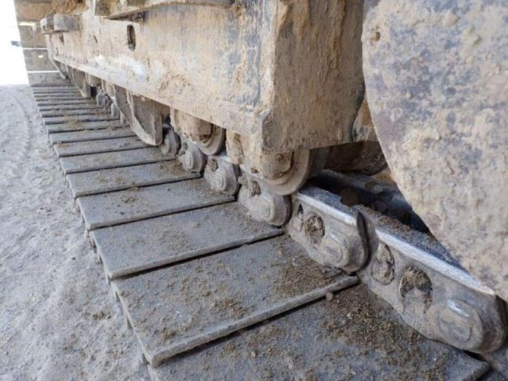 2021-caterpillar-323-image-38