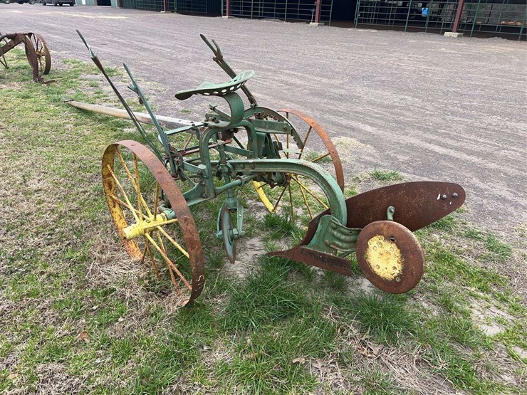 john-deere-one-bottom-plow-image-3