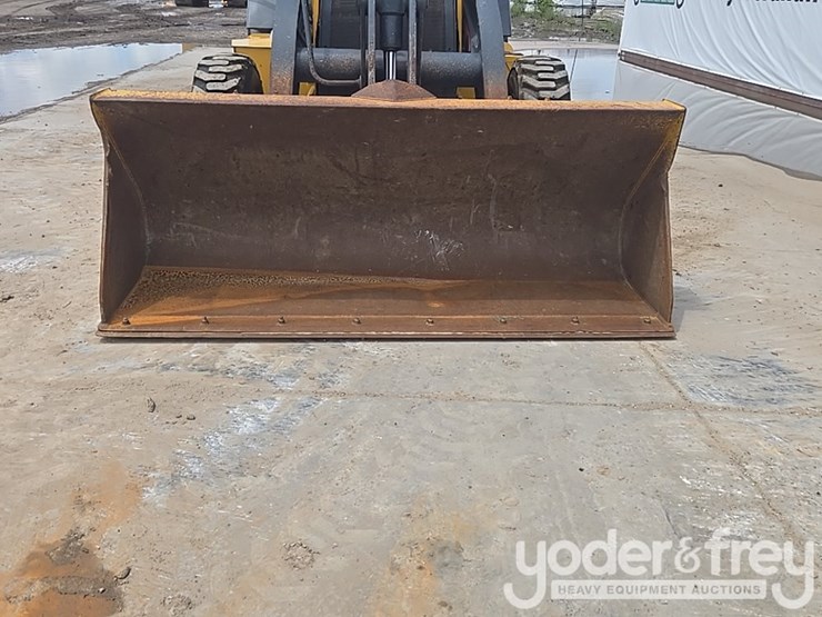 2020-deere-310sl-image-15