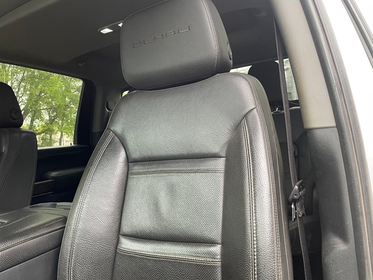 2020-gmc-3500-image-41