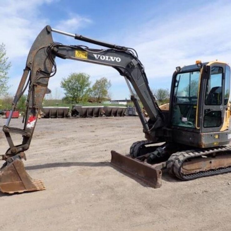 2015 VOLVO ECR58D
