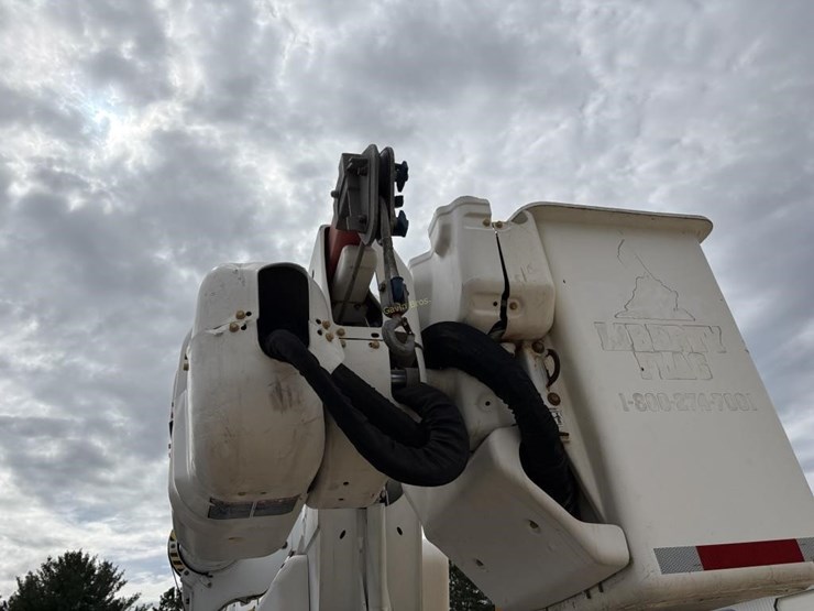 2010-international-durastar-4300-image-5