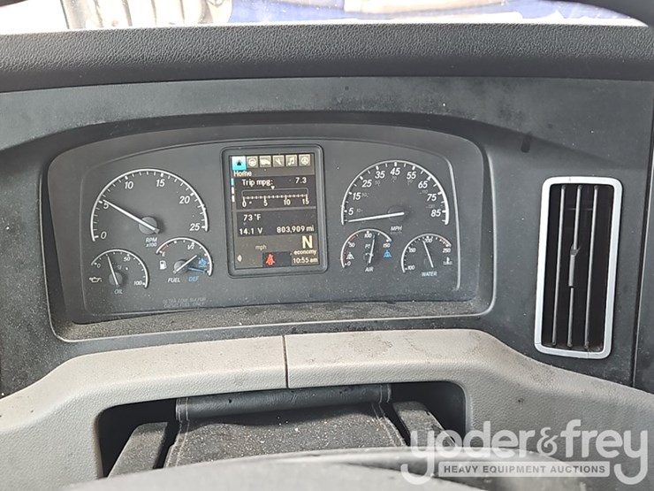 2019-freightliner-cascadia-125-image-43