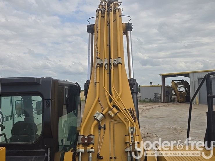 2019-caterpillar-336-image-28