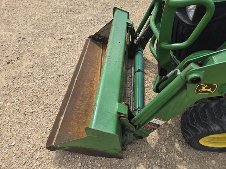 2018-john-deere-1025r-image-4