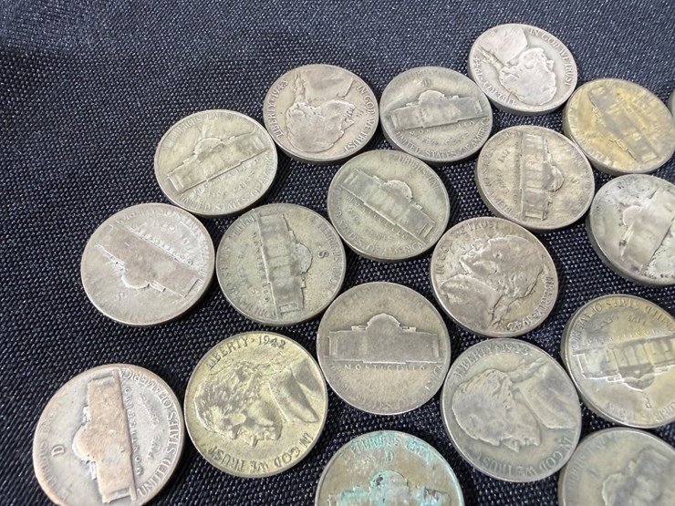 #36165-•-1942-1945-world-war-ii-silver-nickels,-35%-silver,-qty-30-image-4