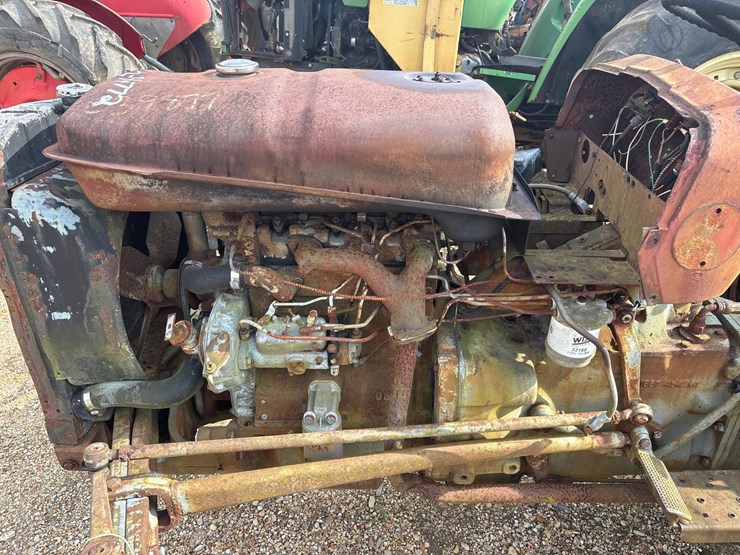massey-ferguson-mf135-image-8