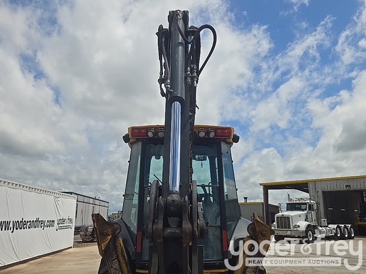 2020-deere-310sl-image-28