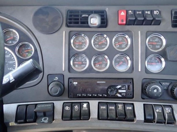 2019-kenworth-t880-image-18