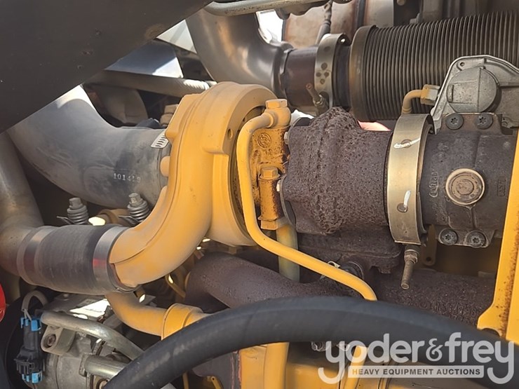 2020-deere-310sl-image-35