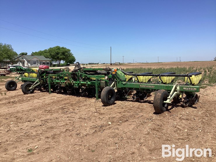 john-deere-1720-image-1